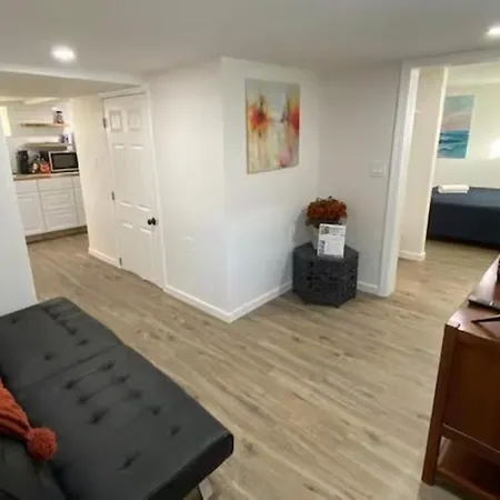 Private Bedroom Studio Downtown